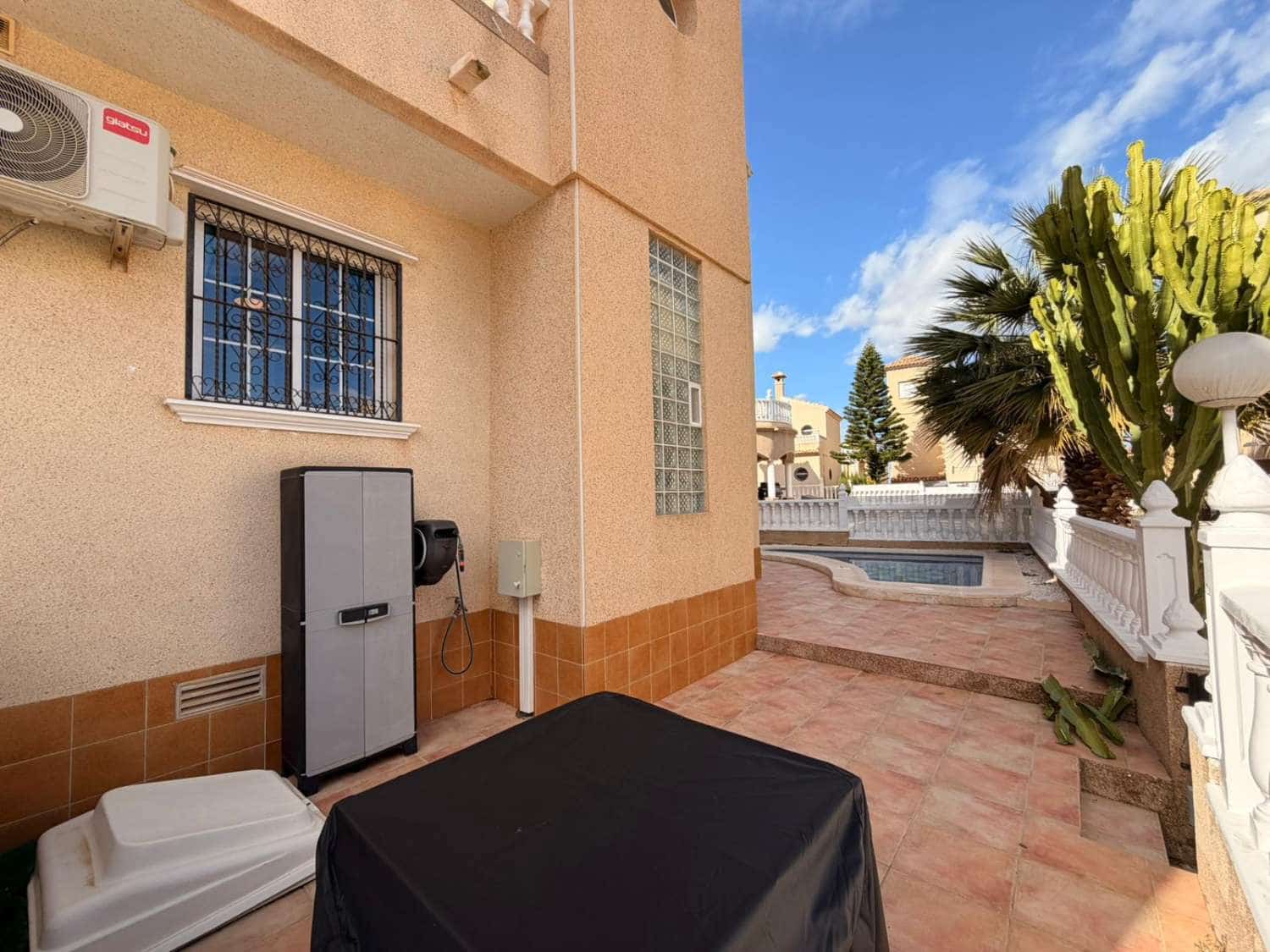 3 soverom Rekkehus til salgs i Orihuela Costa med svømmebasseng - € 239 000 (Ref: 9735214)