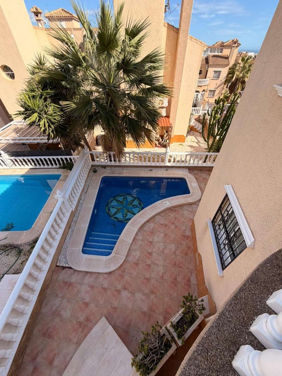 3 soverom Rekkehus til salgs i Orihuela Costa med svømmebasseng - € 239 000 (Ref: 9735214)