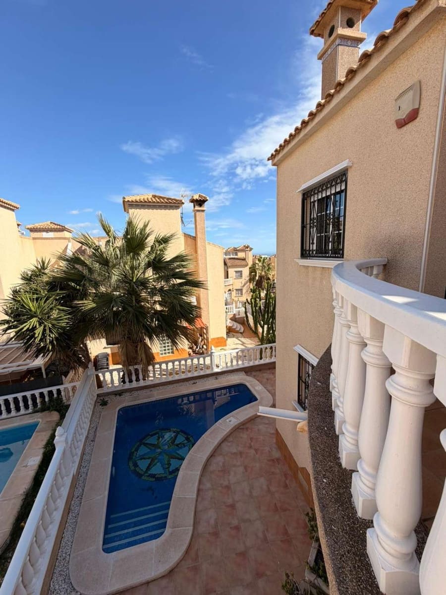 3 soverom Rekkehus til salgs i Orihuela Costa med svømmebasseng - € 239 000 (Ref: 9735214)