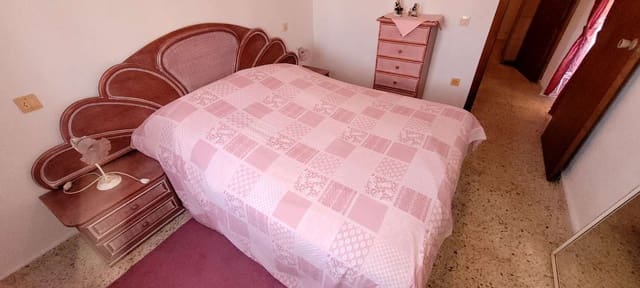 Bungalow de 2 habitaciones en La Siesta, Torrevieja en venta - 105.000 € (Ref: 9788170)