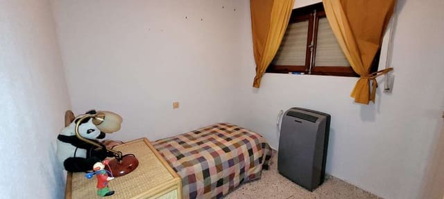Bungalow de 2 habitaciones en La Siesta, Torrevieja en venta - 105.000 € (Ref: 9788170)