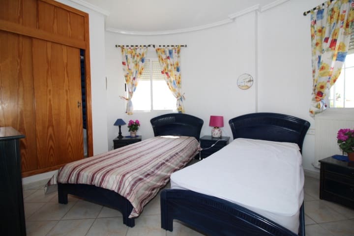 3 sypialnia Willa na sprzedaż w La Siesta z basenem - 370 000 € (Ref: 9790284)