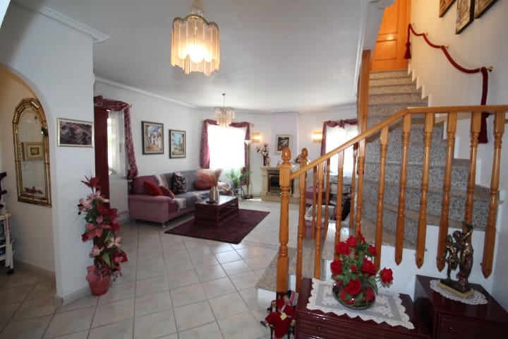 3 sypialnia Willa na sprzedaż w La Siesta z basenem - 370 000 € (Ref: 9790284)