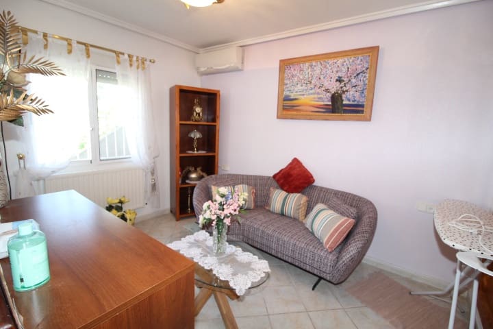 3 sypialnia Willa na sprzedaż w La Siesta z basenem - 370 000 € (Ref: 9790284)