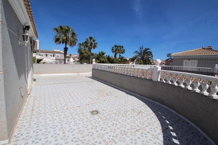 3 sypialnia Willa na sprzedaż w La Siesta z basenem - 370 000 € (Ref: 9790284)