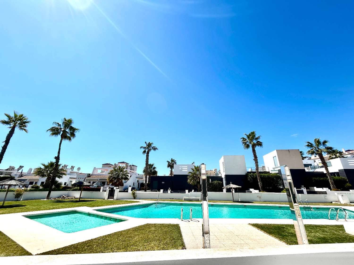 2 quarto Apartamento de Praia para venda em La Zenia com piscina - 275 000 € (Ref: 9806150)