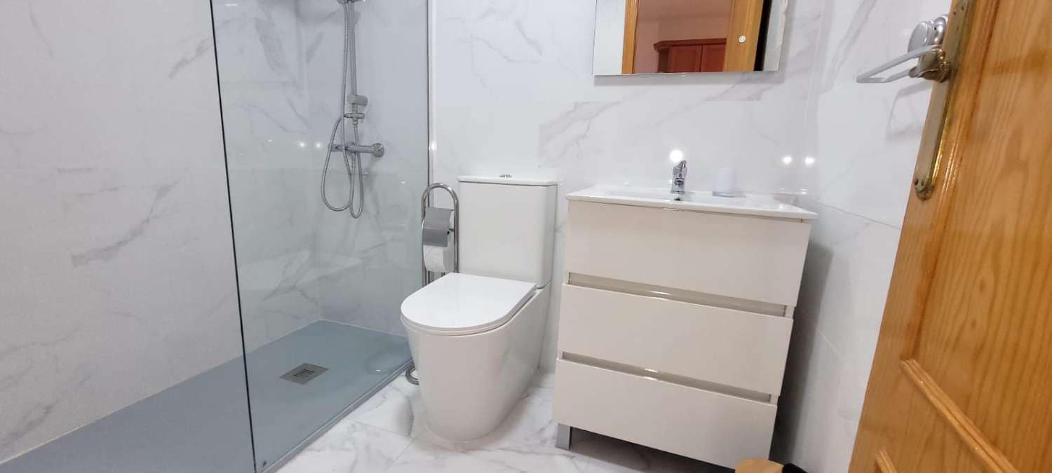 Bungalow de 1 habitación en San Miguel de Salinas en alquiler con piscina - 610 € (Ref: 9815589)
