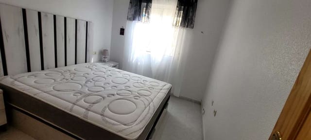 Bungalow de 1 habitación en San Miguel de Salinas en alquiler con piscina - 610 € (Ref: 9815589)
