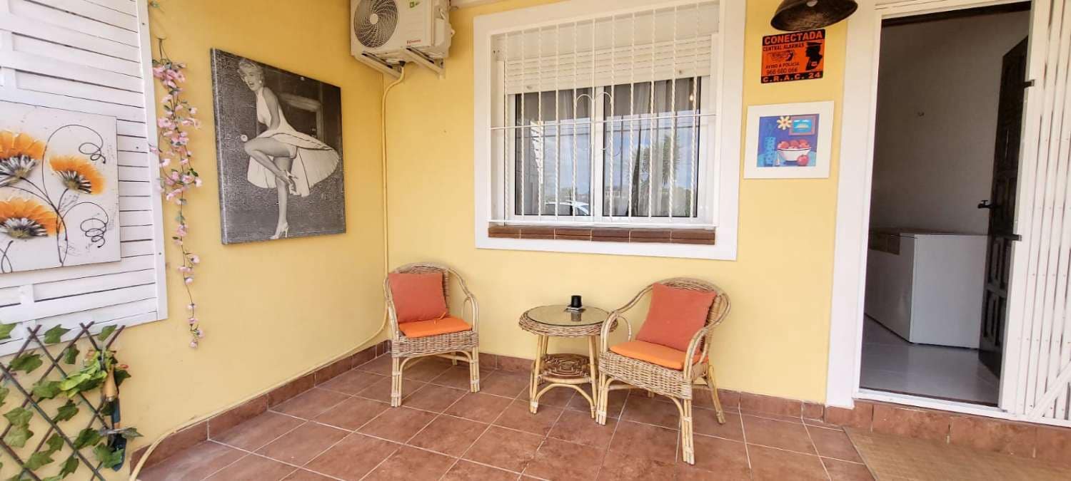 Bungalow de 1 habitación en San Miguel de Salinas en alquiler con piscina - 610 € (Ref: 9815589)