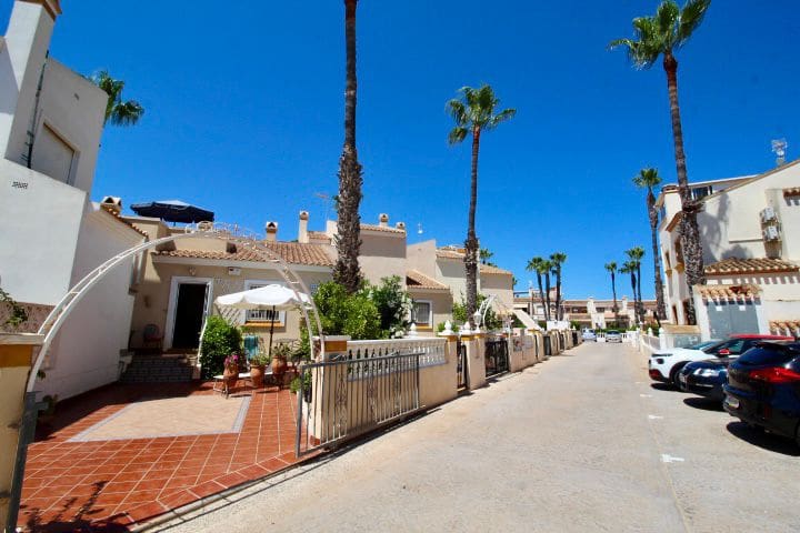 2 camera da letto Bungalow in vendita in Playa Flamenca con piscina - 249.000 € (Rif: 9828292)
