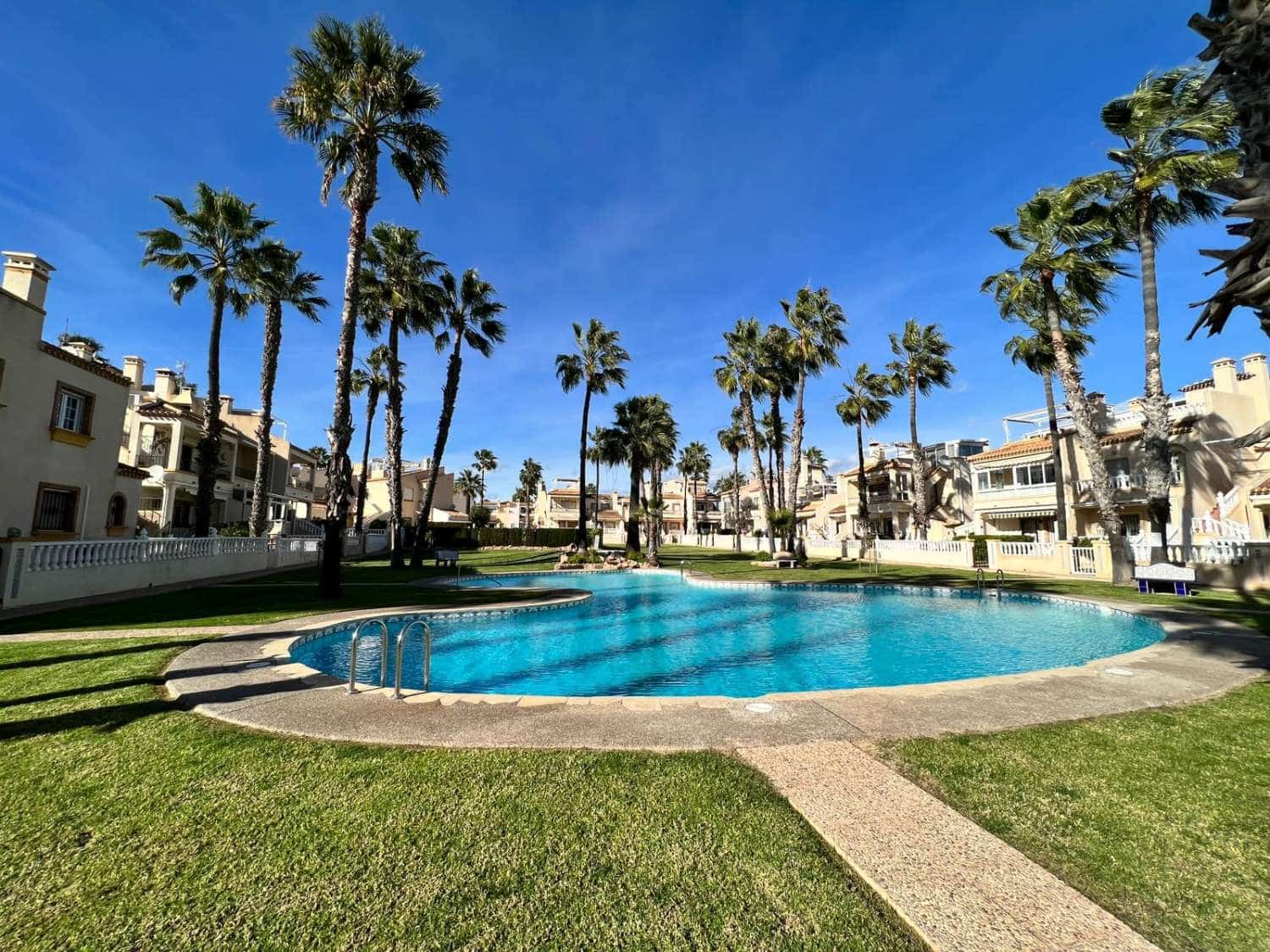 2 camera da letto Bungalow in vendita in Playa Flamenca con piscina - 249.000 € (Rif: 9828292)