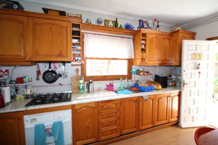 4 bedroom Villa for sale in Pilar de la Horadada with pool - € 350,000 (Ref: 9833299)