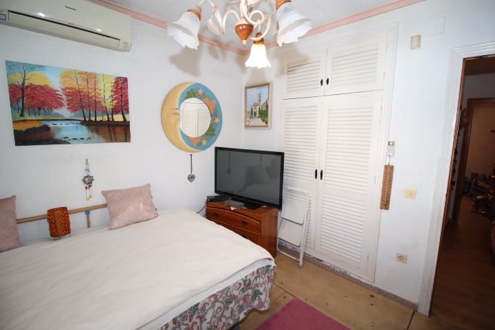 4 bedroom Villa for sale in Pilar de la Horadada with pool - € 350,000 (Ref: 9833299)