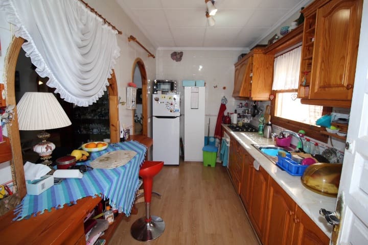 4 bedroom Villa for sale in Pilar de la Horadada with pool - € 350,000 (Ref: 9833299)
