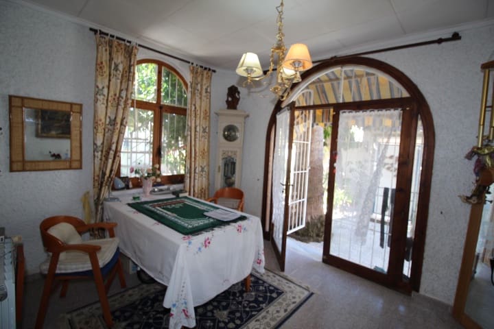 4 bedroom Villa for sale in Pilar de la Horadada with pool - € 350,000 (Ref: 9833299)