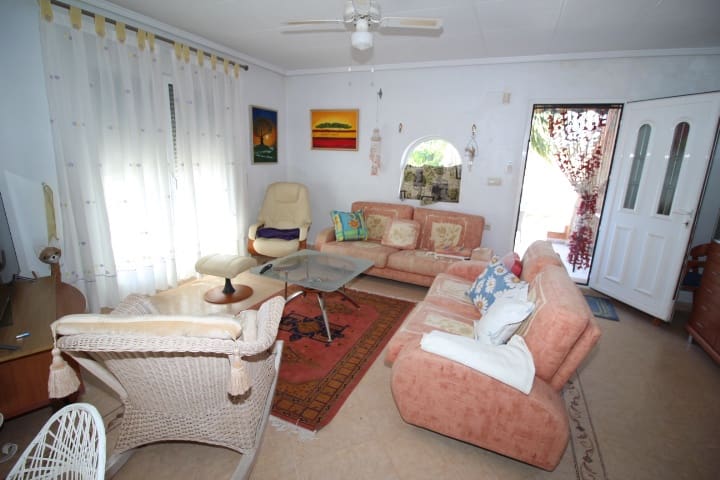 4 bedroom Villa for sale in Pilar de la Horadada with pool - € 350,000 (Ref: 9833299)