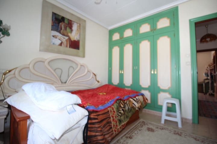 4 bedroom Villa for sale in Pilar de la Horadada with pool - € 350,000 (Ref: 9833299)