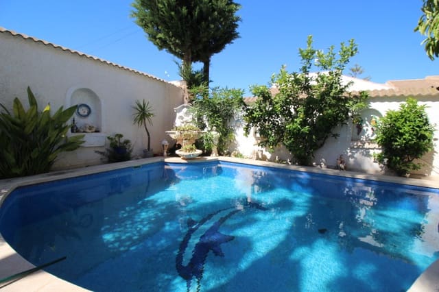 4 soverom Villa til salgs i Mil Palmeras, Pilar de la Horadada med svømmebasseng - € 350 000 (Ref: 9833299)