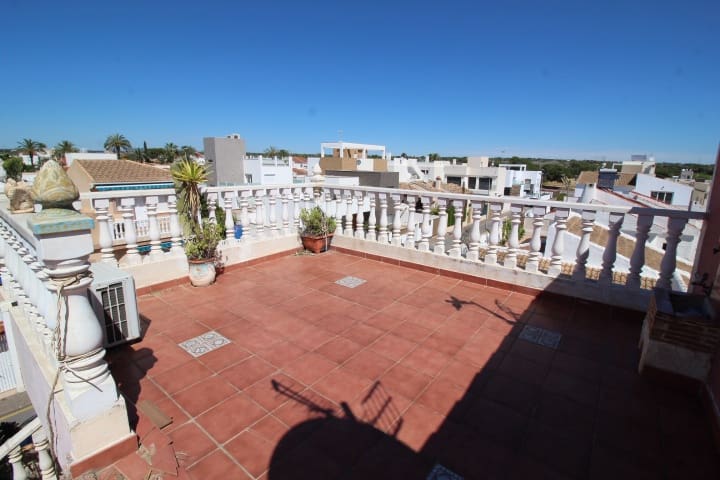 4 bedroom Villa for sale in Pilar de la Horadada with pool - € 350,000 (Ref: 9833299)