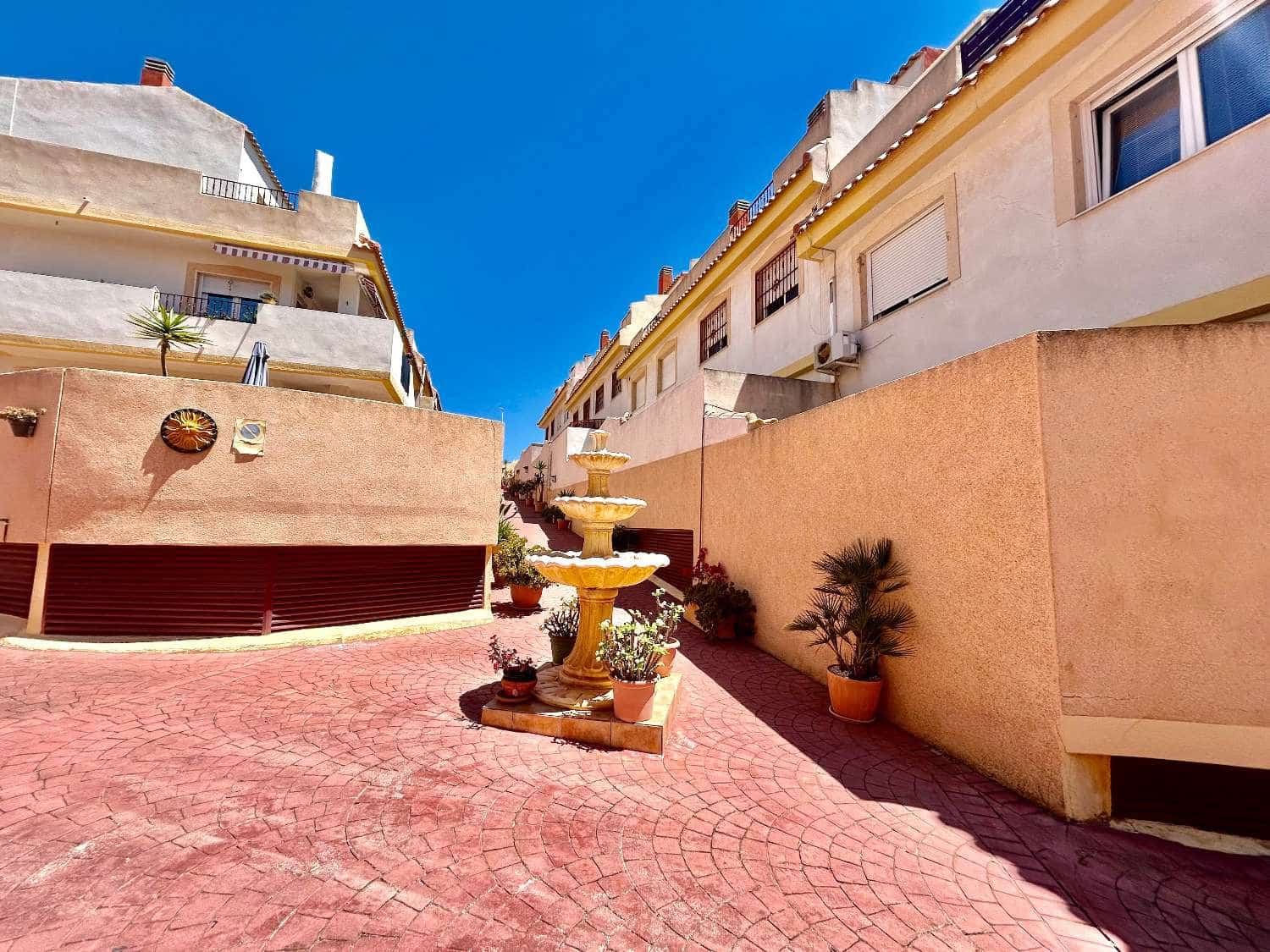 Apartamento Playa de 2 habitaciones en La Zenia en venta con piscina - 190.900 € (Ref: 9859101)