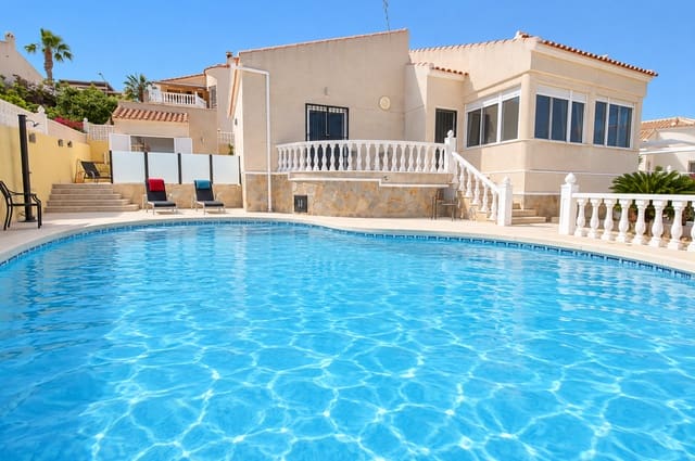 2 slaapkamer Villa te koop in San Miguel de Salinas met zwembad garage - € 375.000 (Ref: 9864072)