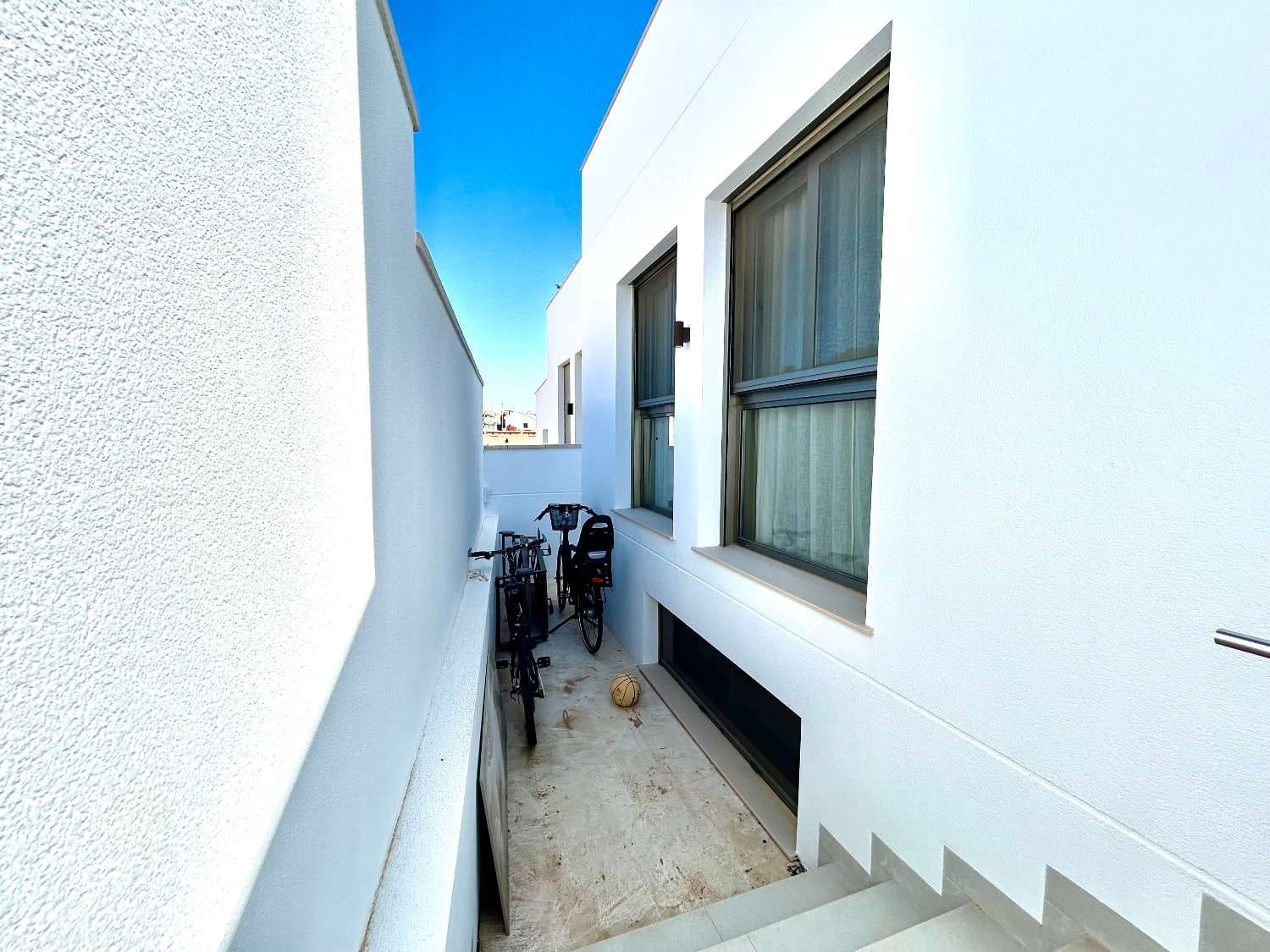 4 sovrum Semi-fristående Villa till salu i San Miguel de Salinas med pool - 605 000 € (Ref: 9866546)
