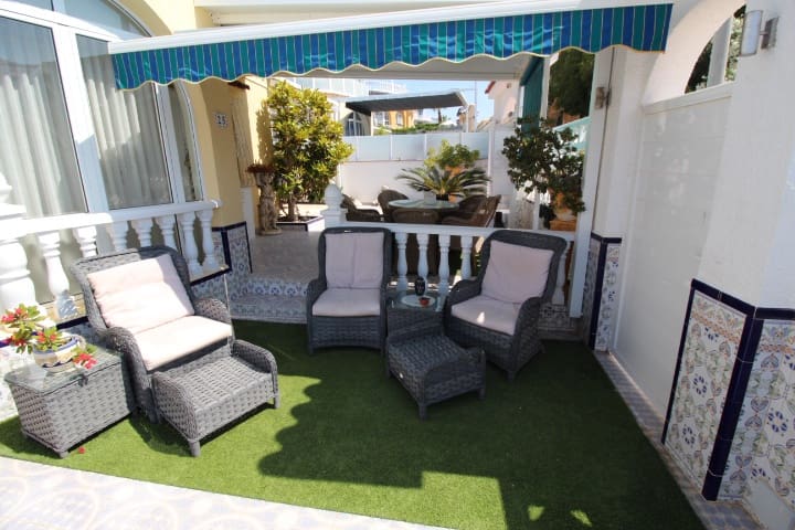 4 quarto Moradia para venda em Orihuela Costa com piscina - 399 000 € (Ref: 9877925)