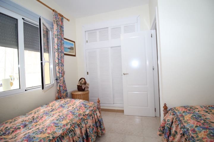 4 quarto Moradia para venda em Orihuela Costa com piscina - 399 000 € (Ref: 9877925)