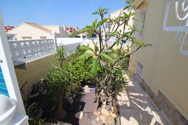 4 quarto Moradia para venda em Orihuela Costa com piscina - 399 000 € (Ref: 9877925)