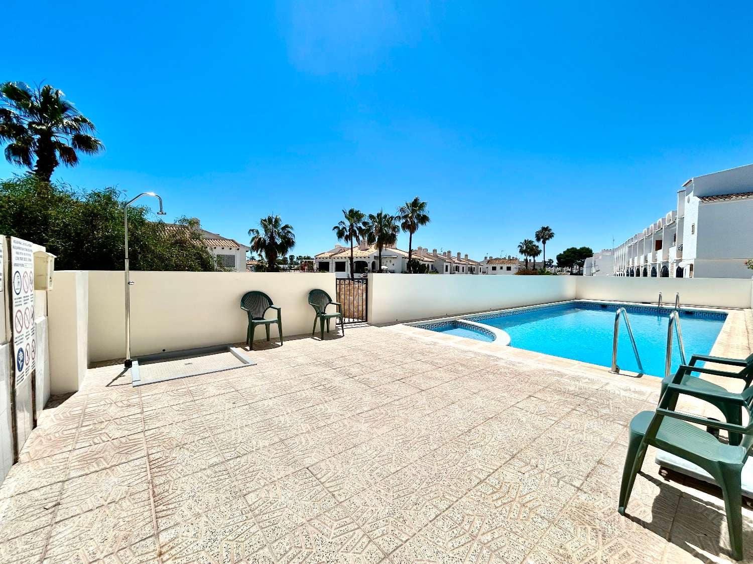 3 chambre Bungalow à vendre à La Zenia avec piscine - 250 000 € (Ref: 9880594)