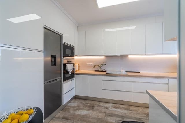 4 slaapkamer Villa te koop in Villamartín - Las Filipinas, Orihuela met zwembad - € 399.000 (Ref: 9889761)