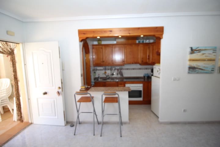 2 soveværelse Bungalow til salg i Orihuela Costa med swimmingpool - € 149.000 (Ref: 9949169)