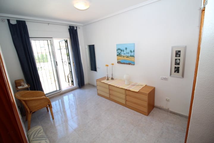 2 soveværelse Bungalow til salg i Orihuela Costa med swimmingpool - € 149.000 (Ref: 9949169)