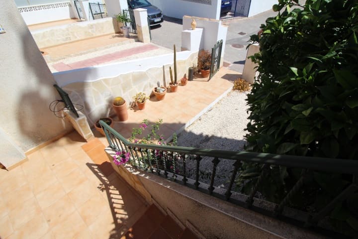 2 soveværelse Bungalow til salg i Orihuela Costa med swimmingpool - € 149.000 (Ref: 9949169)