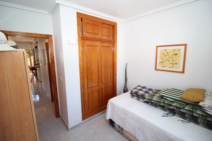 2 soveværelse Bungalow til salg i Orihuela Costa med swimmingpool - € 149.000 (Ref: 9949169)