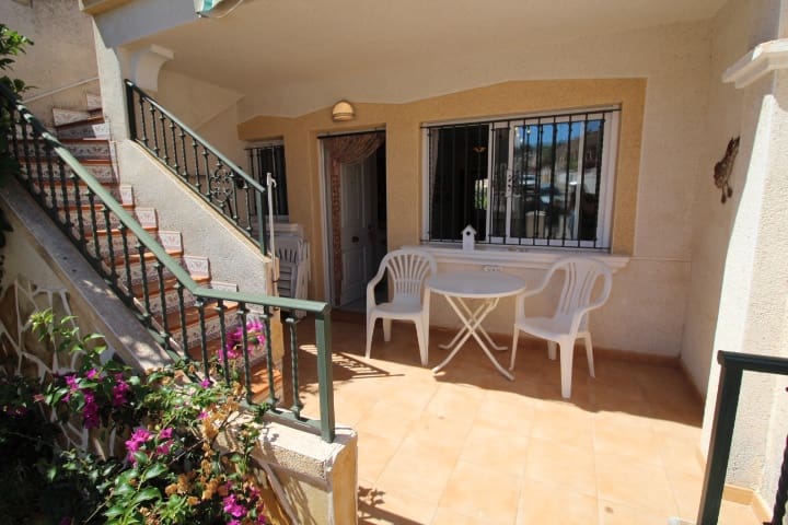 2 soveværelse Bungalow til salg i Orihuela Costa med swimmingpool - € 149.000 (Ref: 9949169)