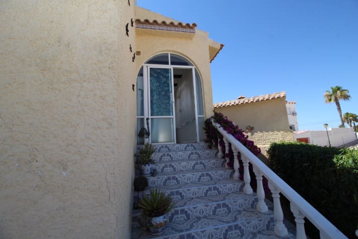 2 soveværelse Villa til salg i San Miguel de Salinas med swimmingpool - € 450.000 (Ref: 9953745)