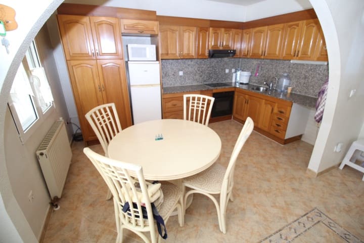 2 soveværelse Villa til salg i San Miguel de Salinas med swimmingpool - € 450.000 (Ref: 9953745)
