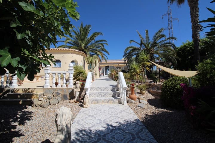 2 soveværelse Villa til salg i San Miguel de Salinas med swimmingpool - € 450.000 (Ref: 9953745)