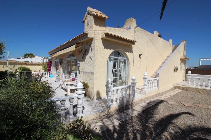 2 soveværelse Villa til salg i San Miguel de Salinas med swimmingpool - € 450.000 (Ref: 9953745)