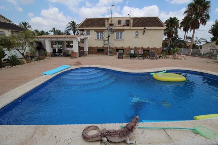3 Zimmer Villa zu verkaufen in Bigastro mit Pool - 425.000 € (Ref: 9996627)