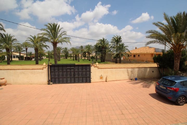 3 Zimmer Villa zu verkaufen in Bigastro mit Pool - 425.000 € (Ref: 9996627)