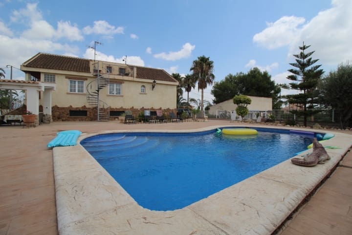 3 Zimmer Villa zu verkaufen in Bigastro mit Pool - 425.000 € (Ref: 9996627)