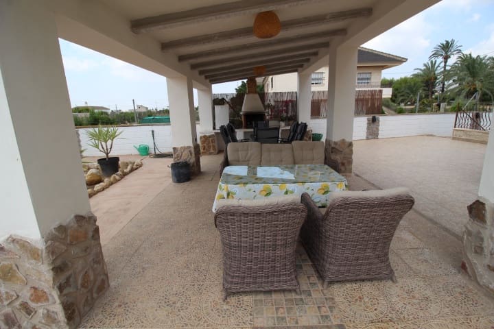 3 Zimmer Villa zu verkaufen in Bigastro mit Pool - 425.000 € (Ref: 9996627)
