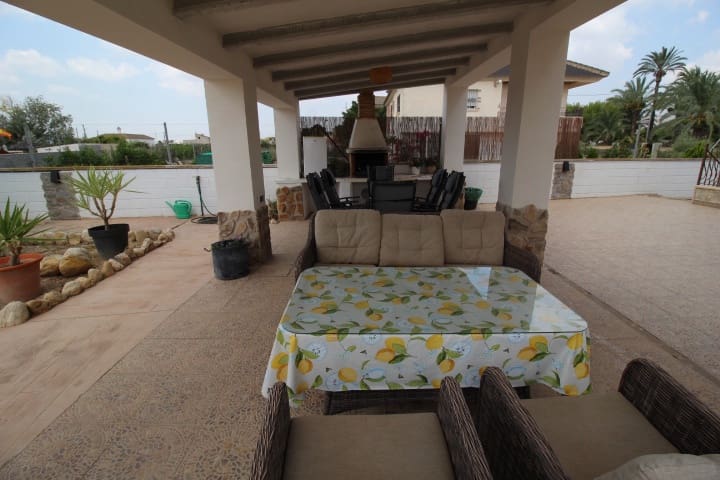 3 Zimmer Villa zu verkaufen in Bigastro mit Pool - 425.000 € (Ref: 9996627)