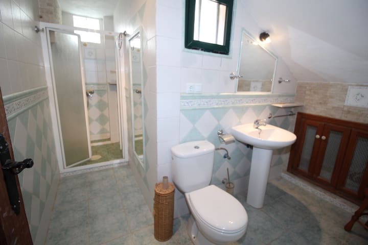 3 Zimmer Villa zu verkaufen in Bigastro mit Pool - 425.000 € (Ref: 9996627)