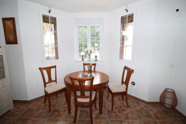 3 Zimmer Villa zu verkaufen in Bigastro mit Pool - 425.000 € (Ref: 9996627)