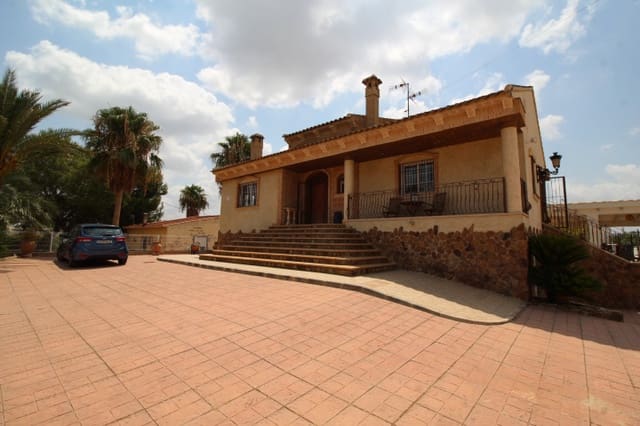 Chalet de 3 habitaciones en Bigastro en venta con piscina - 425.000 € (Ref: 9996627)