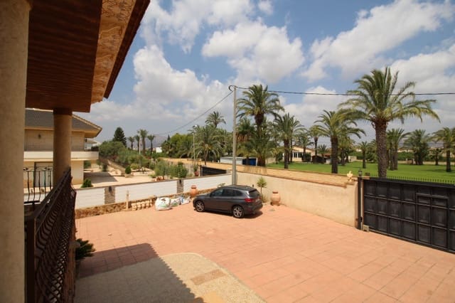 Chalet de 3 habitaciones en Bigastro en venta con piscina - 425.000 € (Ref: 9996627)