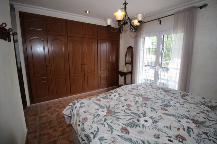 3 Zimmer Villa zu verkaufen in Bigastro mit Pool - 425.000 € (Ref: 9996627)